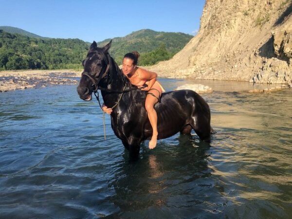Прогулки на лошадях в горах