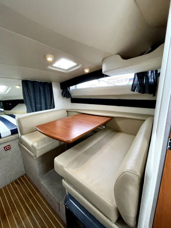 Прогулки на катамаране в море