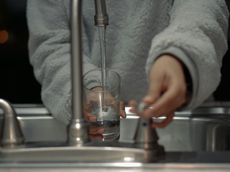 Ремонт протекающих кранов и труб